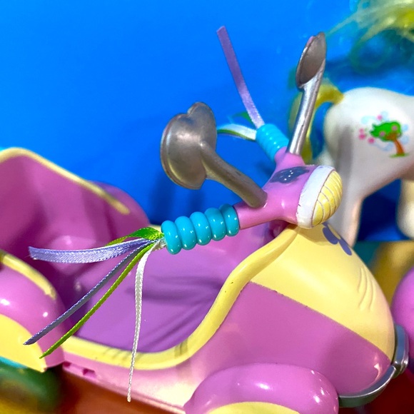 MY LITTLE PONY G3 VTG 2004 BUTTERFLY ISLAND SCOOTIN ALONG WITH BREEZIE - Picture 11 of 16